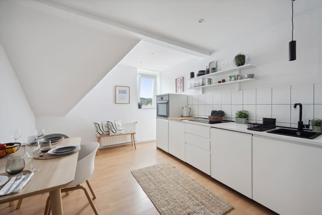 Dachgeschoss Traum Bluecherstr - Naehe Dus & Dortmund & Koeln & Essen Apartment *